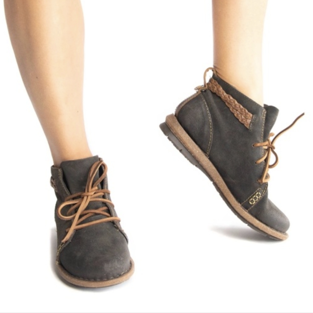 Born Leather Suede Distressed Ankle Boots. These fit like a size 8.